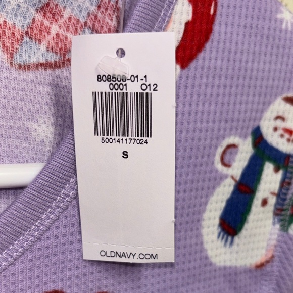 NWT - Women’s Old Navy Holiday Print Long Sleeve Thermal (S) & T-Shirt (M) - Picture 3 of 5